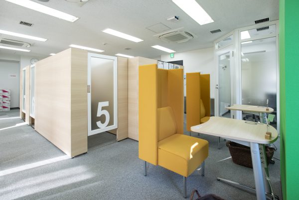 ZXY 神田東口