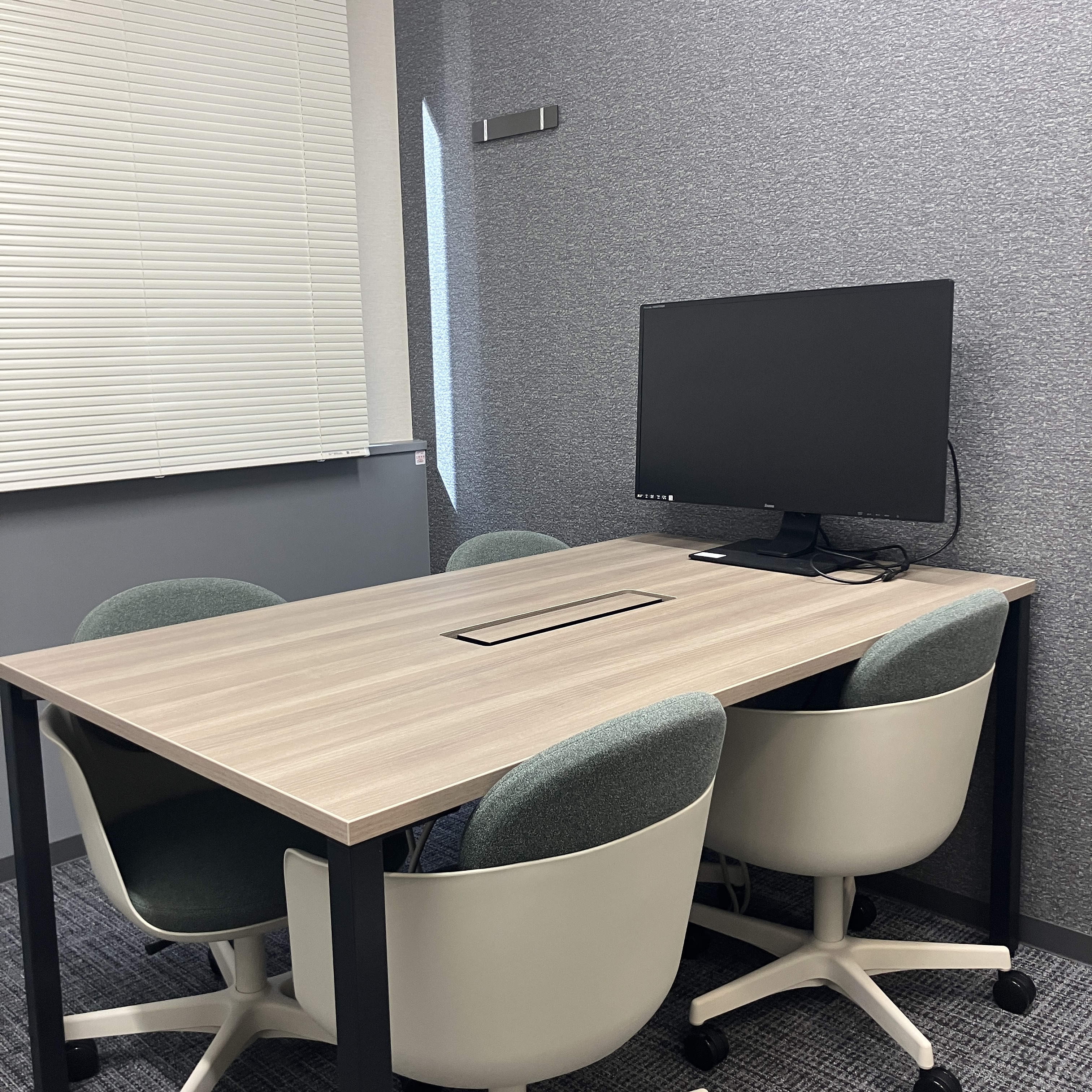 田町駅」から徒歩2分 | 少人数用貸し会議室【ZXY Meets】