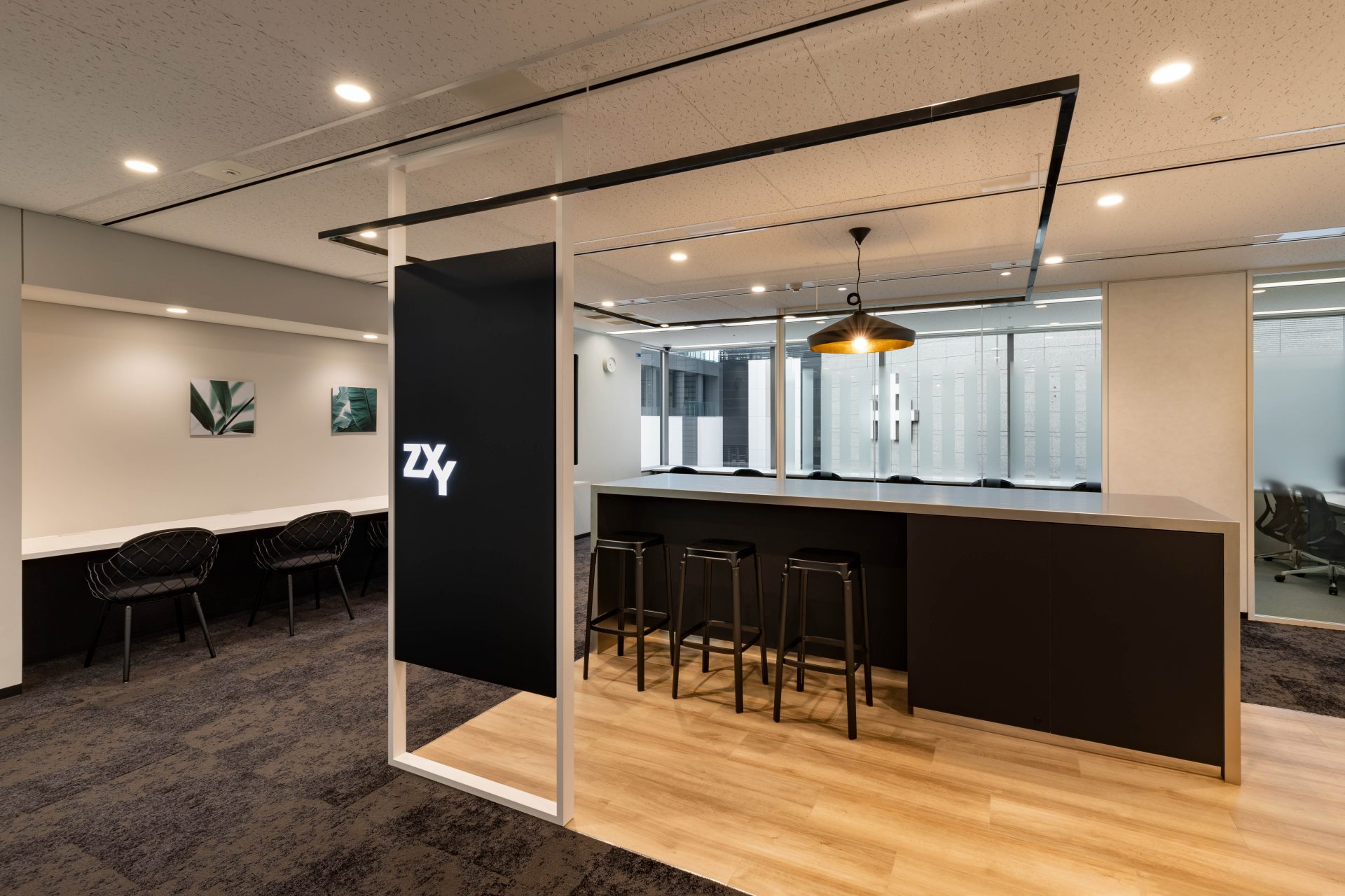ZXY 梅田