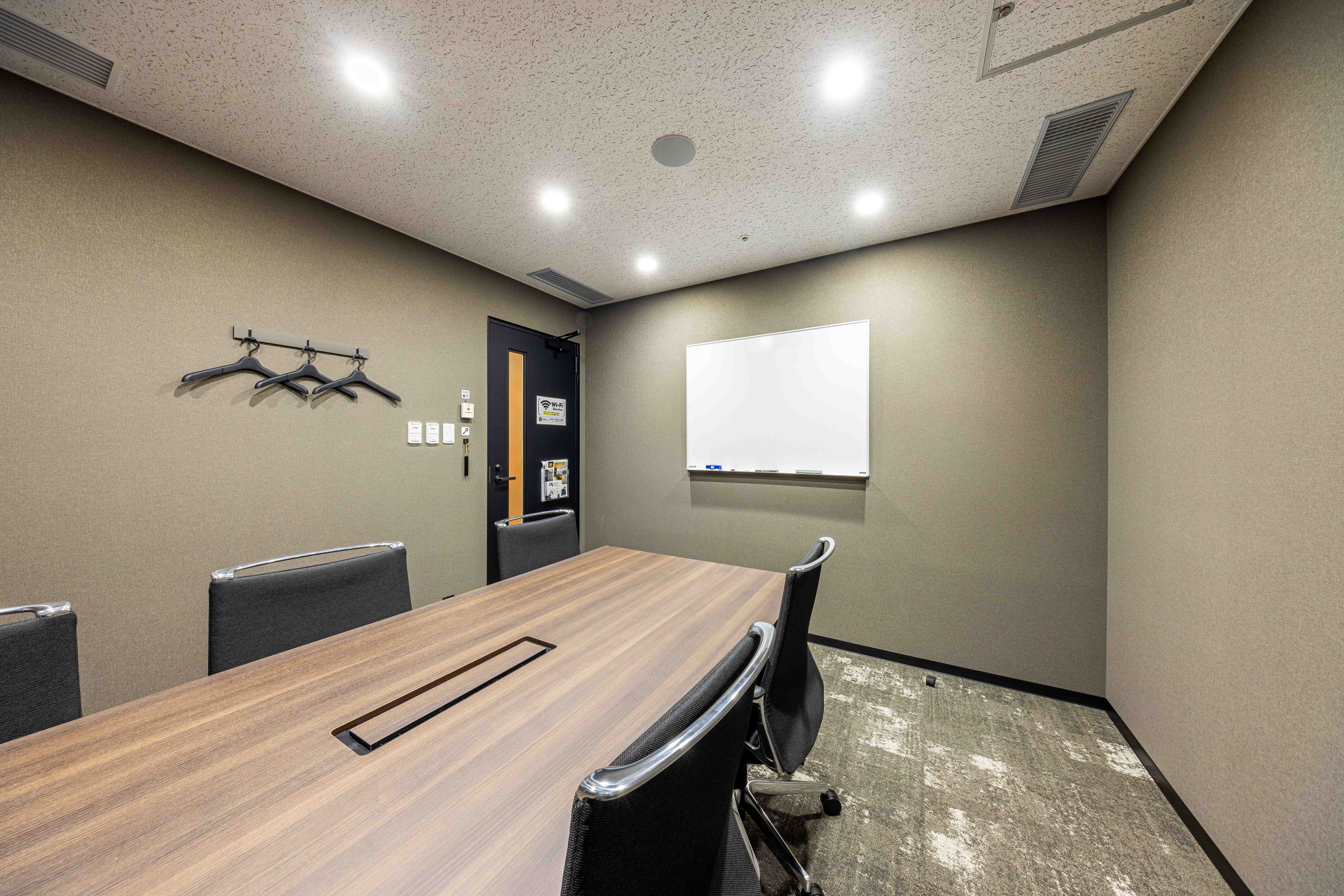 御徒町駅」から徒歩2分 | 少人数用貸し会議室【ZXY Meets】