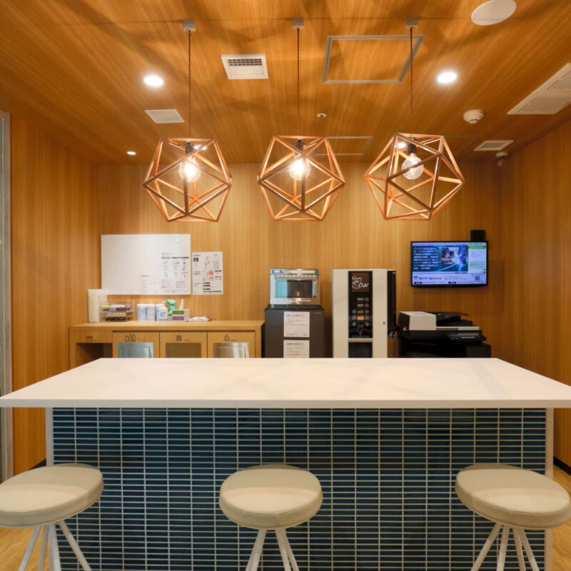 コワーキングスペース×
カフェでリラックス イメージ