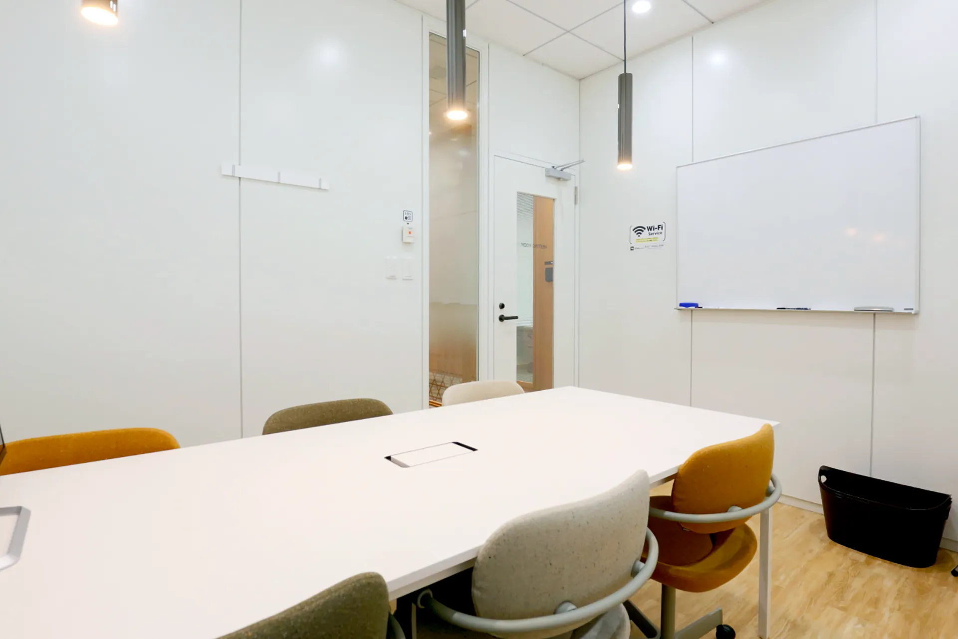 ZXY［ジザイ］天神2 | 福岡天神のレンタルオフィス